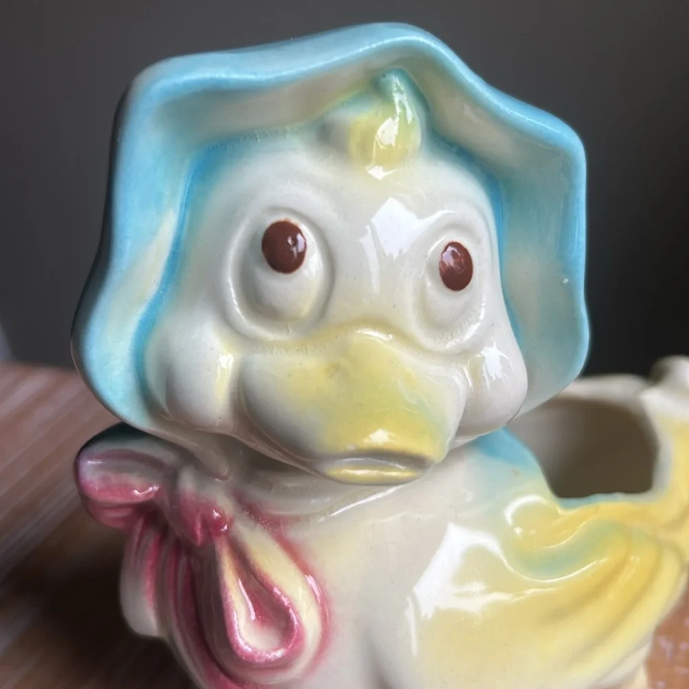 VTG Shawnee Pottery Duck Planter With Bonnet Ceramic Vase 1950's American Bisque - Picture 6 of 11